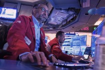 美欧因格陵兰岛归属争端升级，全球股市应声下跌