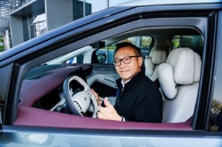 小鹏汽车：阿里董事会主席蔡崇信试乘小鹏X9超级增程并点赞