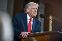 美国公布美军伤亡：7死140伤！泽连斯基：乌方向中东派出军事人员和无人机专家组！美以发动“最猛烈空袭”