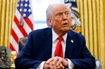 特朗普：泽连斯基必须同意美国支持的和平计划