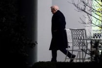 披露文件显示：自8月下旬以来，特朗普购入至少8200万美元债券