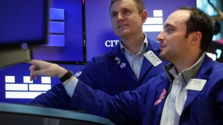 午盘：美股午盘走低 道指此前创盘中新高