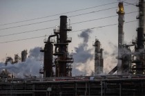 雪佛龙看好委内瑞拉油气潜力，美国两大石油巨头年度利润跌至近年低点