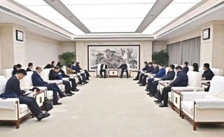 进出口银行董事长陈怀宇与雄安新区党工委书记、管委会主任张国华举行会谈