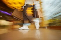 西班牙裔美国人年度消费达数万亿美元 今年情况有所不同