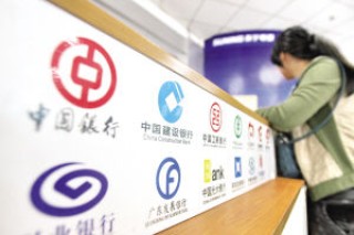 如何绑定银行卡？这些绑定方式对账户安全有何影响？