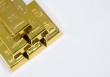 如何在黄金投资中提高投资回报率？这样的回报率如何实现可持续增长？