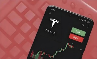 外盘头条：制药行业恐遭特朗普关税冲击 富国银行称特斯拉或再跌50% 奔驰考虑在美停售入门级车型