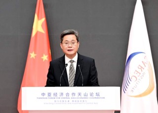 财政部部长蓝佛安出席中亚经济合作天山论坛开幕式并致辞