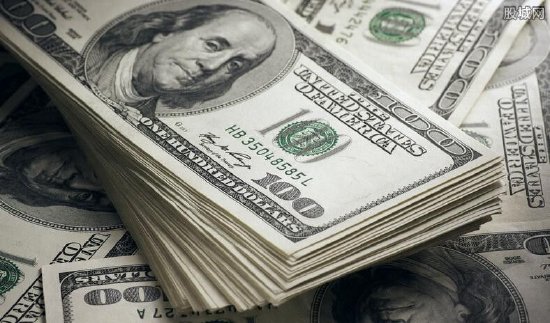 外盘头条：特朗普称其喜欢“百万富翁税”的想法 美国消费者信心大幅下滑 经济学家下调今明两年美国经济预期  第7张