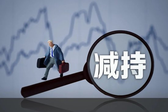 创始人弟弟宣布清仓式减持后，业绩下滑的拉卡拉赴港IPO  第2张