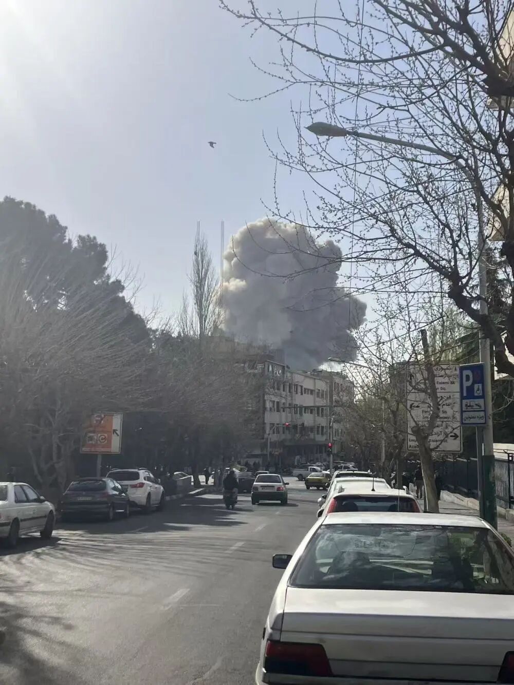 伊朗官方:建议民众离开德黑兰 第1张 伊朗官方:建议民众离开德黑兰 第1张